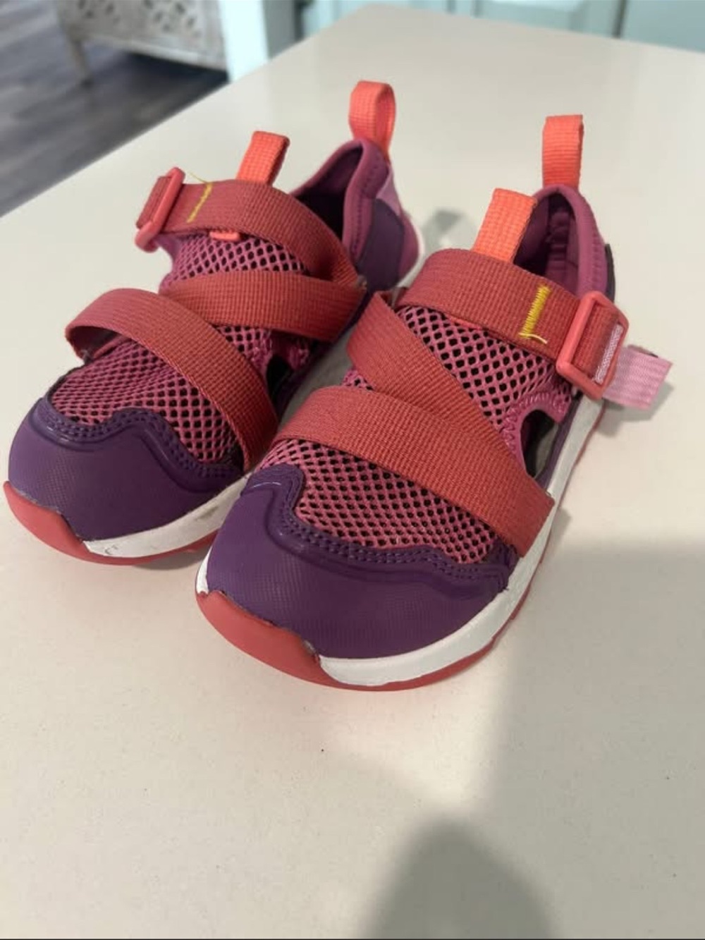CHACO girls size 13 Kids Athletic water strap Sandals in Purple Coral